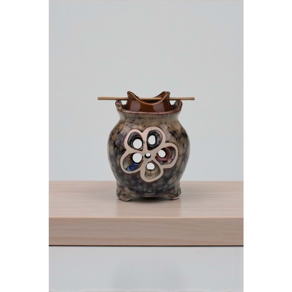 Seramik Lotus Çiçek Tasarımlı Buhurdanlık – Dekoratif Aromaterapi ve Uçucu Yağ Yakıcı