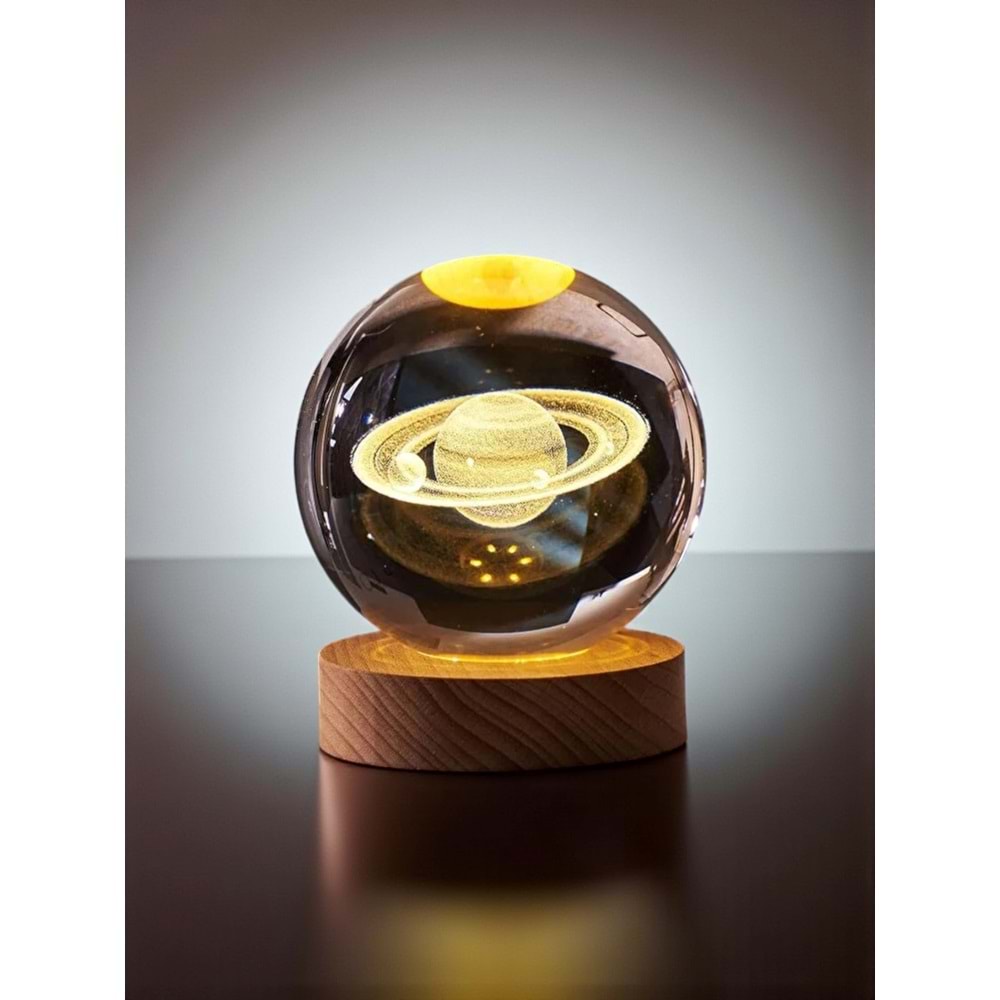 3D Satürn Gezegenli Cam Küre Lamba – USB'li Sarı Işık Masaüstü Dekoru (Çap 6 cm)