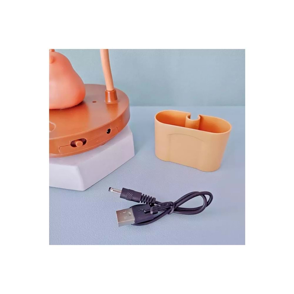 Capybara LED Masa Lambası – USB Şarjlı, Kalemlik, Telefon ve Kalemtıraşlı