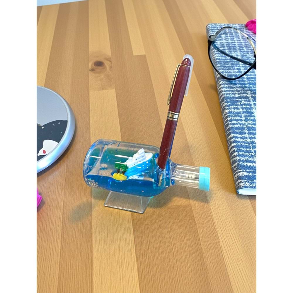 Işıklı Deniz Temalı Gemi Sulu Kalemlik – LED'li Masa Dekoru (14.5 cm)