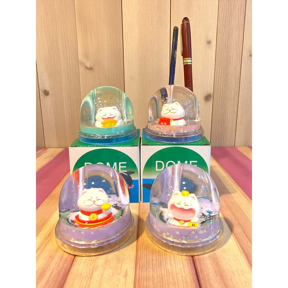 Şans Kedisi (Maneki-Neko) Sulu Kalemlik – Kar Küresi Efektli Uğur Dekoru (8 cm)