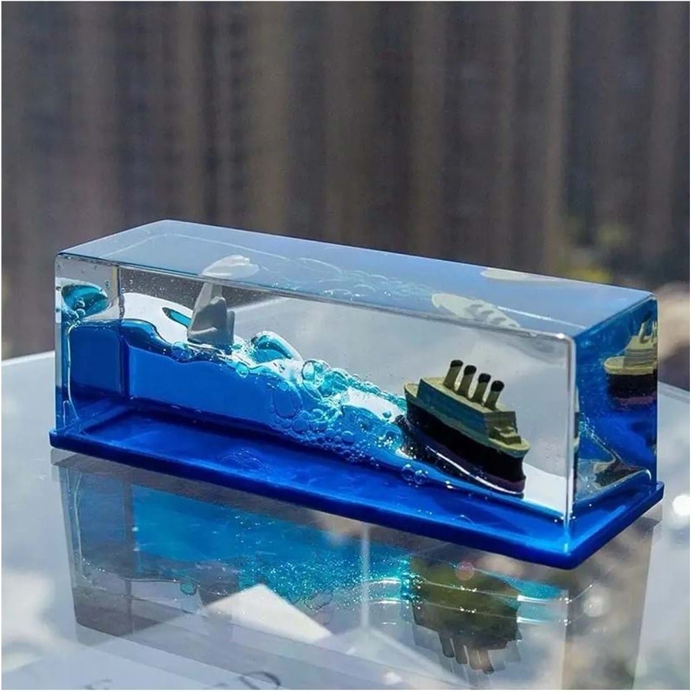 Batmayan Gemi Aşk Gemisi Hediyelik Aksesuar - Dinamik Sıvı Araç ve Masa Dekoru (15.2 cm)