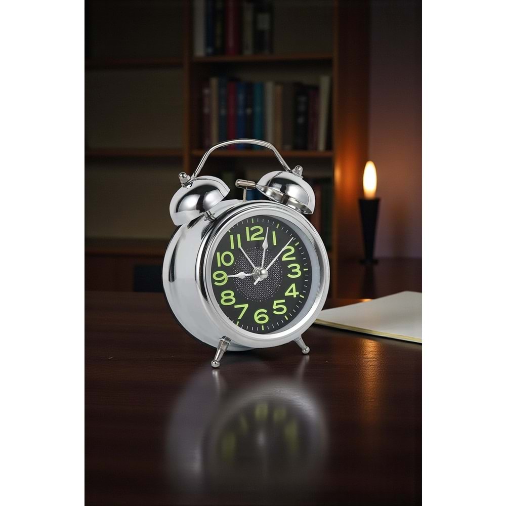 Metal Vintage Işıklı Masa Üstü Çalar Saat – Büyük Boy, Çift Çanlı, Sessiz Akar Saniyeli, 17x12 cm