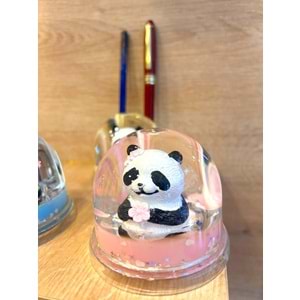 Sevimli Panda Sulu Kalemlik – Mini Kar Küresi Efektli Masa Dekoru (8 cm)