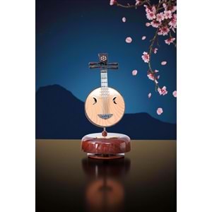 Ahşap Görünümlü Çin Pipası Tasarımlı Dönen Müzik Kutusu – Telli Çalgı Modeli Retro Dekoratif Hediye (18,5 cm)