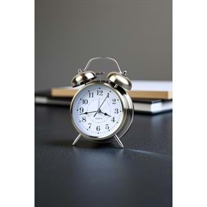 Büyük Boy Metal Çalar Saat | Şık ve Dekoratif Masa Saati