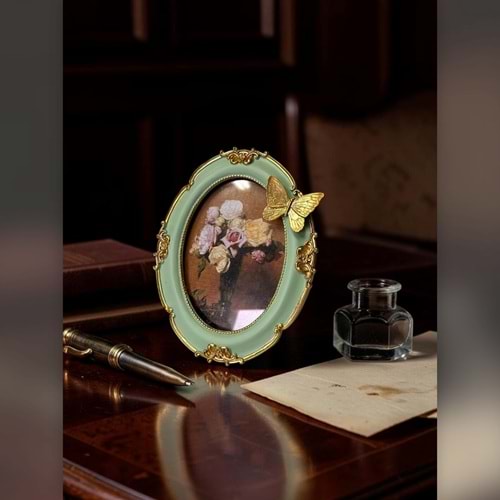 Vintage Oval Fotoğraf Çerçevesi Kelebek Detaylı Turkuaz Yeşil Altın Reçine 23 x 18,5 cm Masaüstü Çerçeve