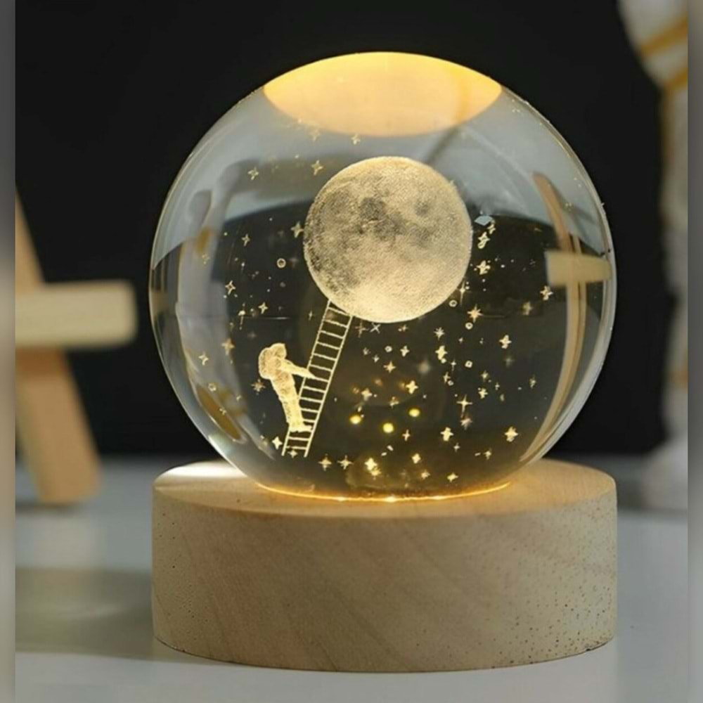 Aya Çıkan Astronot Temalı Cam Küre 6 cm